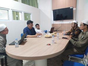 Yayasan Al-Bahjah Buyut Cirebon Jajaki Kerja Sama Penguatan Bahasa Arab dengan Jurusan BSA