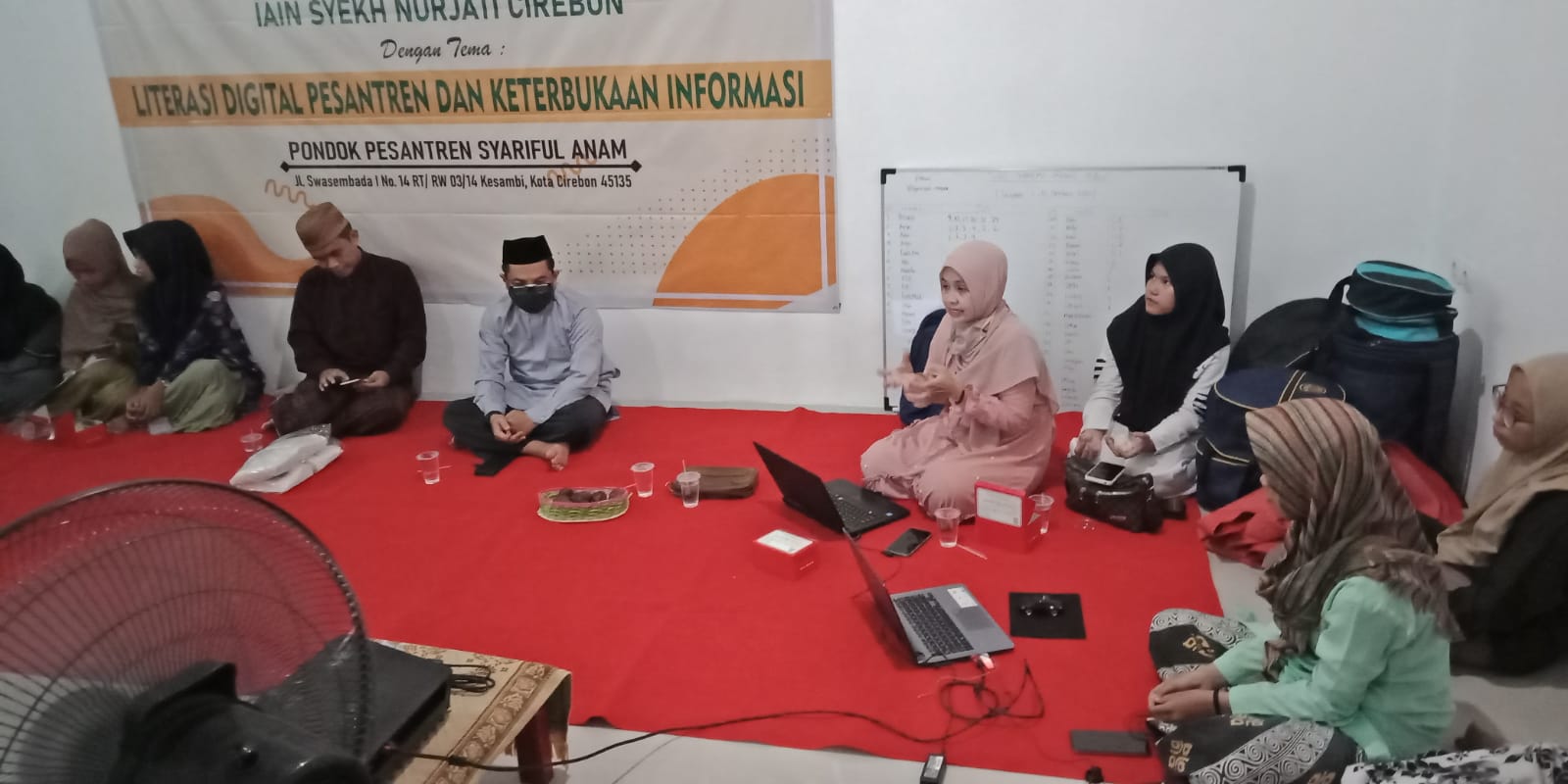 Usung tema literasi Digital Jurusan BSA Laksanakan PkM di Ponpes Syariful Anam Cirebon